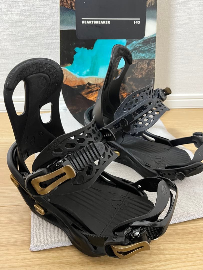 RIDE HEARTBREAKER 143cm スノーボード、FLUXセット