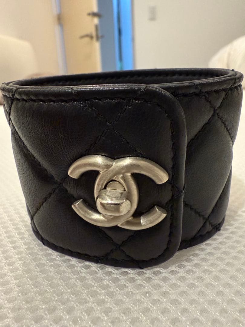 正規品希少 シャネル CHANEL ブレスレット レザーバングル ブラック