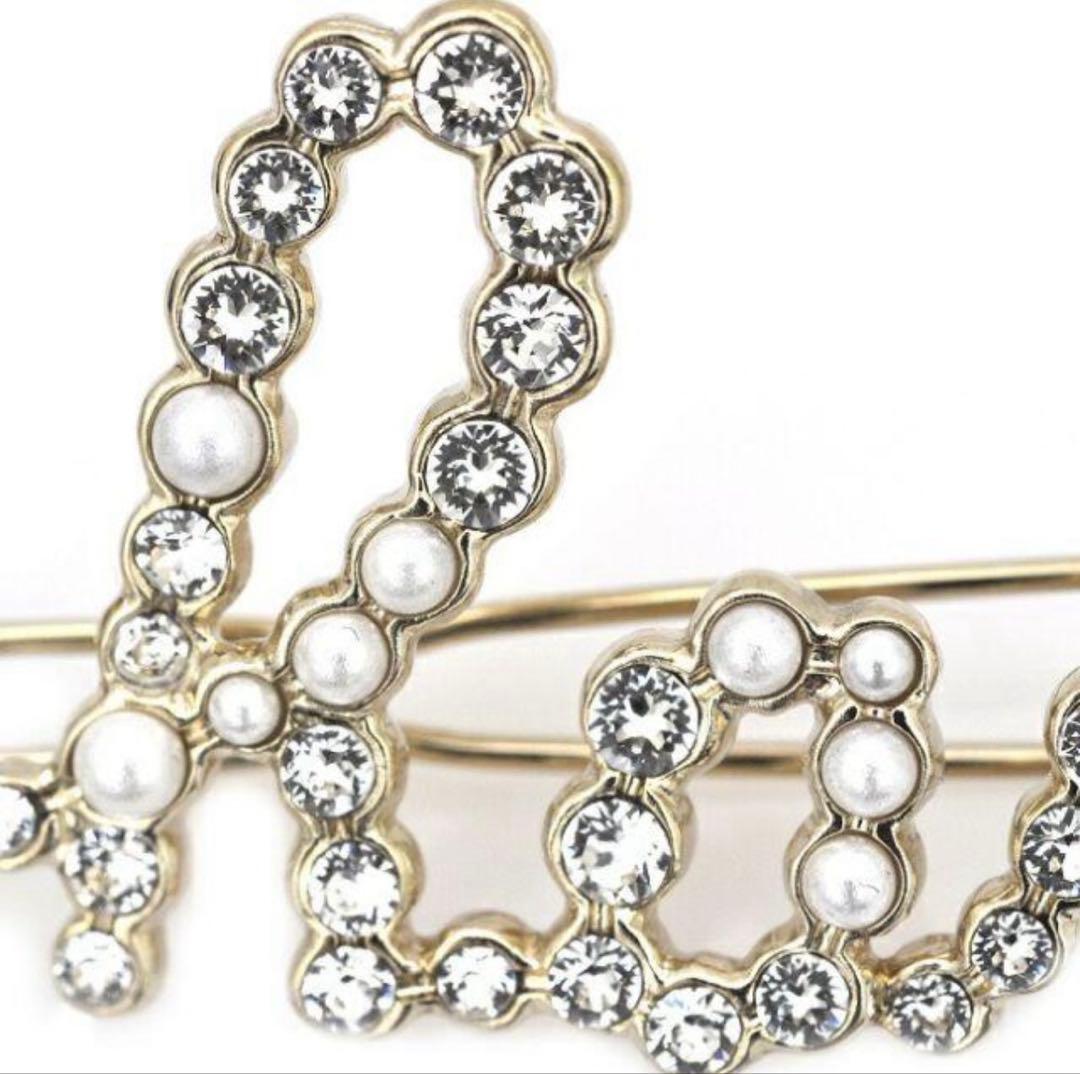 アキラ　CHANEL ヘアクリップ