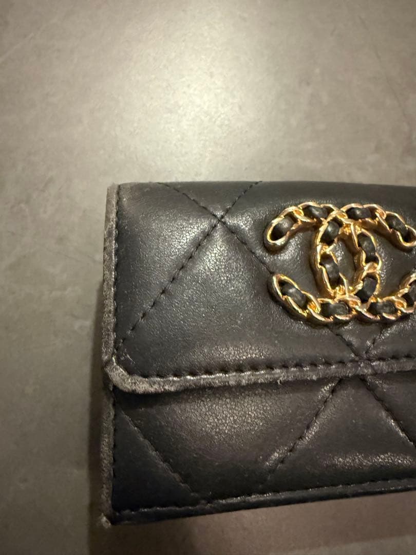 CHANEL三つ折り財布