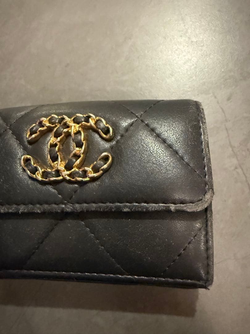 CHANEL三つ折り財布