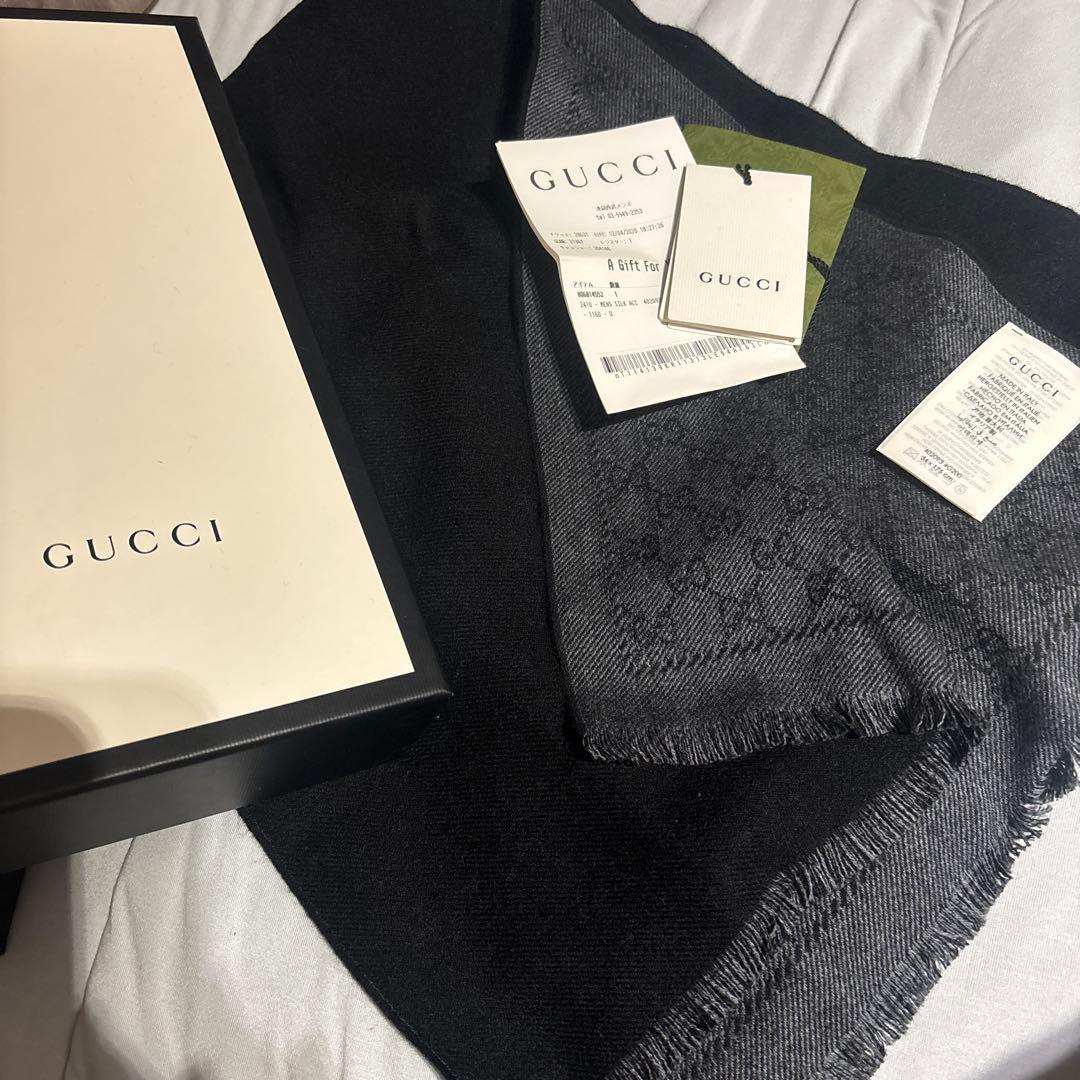 GUCCI 新品　マフラー
