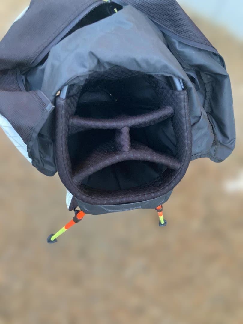 adidas スタンド型　キャディバック　X-pac 生地使用　軽量　アディゼロ