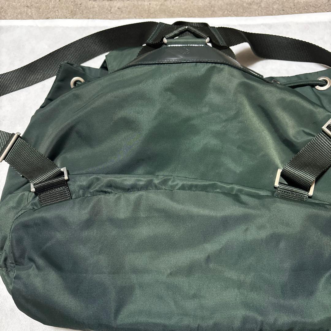美品☆PRADA プラダ　ナイロン製　ダークグリーン 色　バックパック・リュク