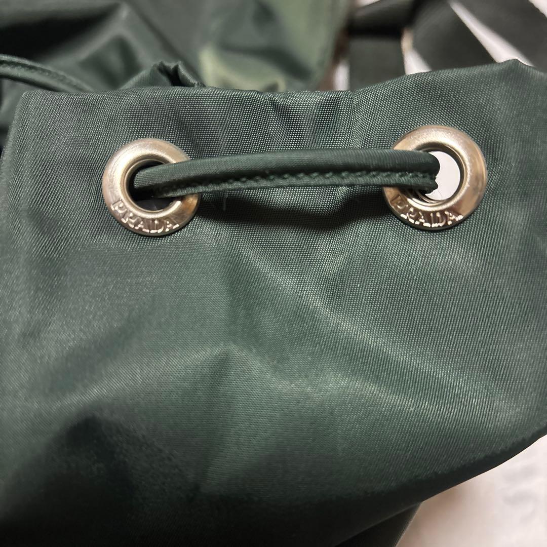 美品☆PRADA プラダ　ナイロン製　ダークグリーン 色　バックパック・リュク