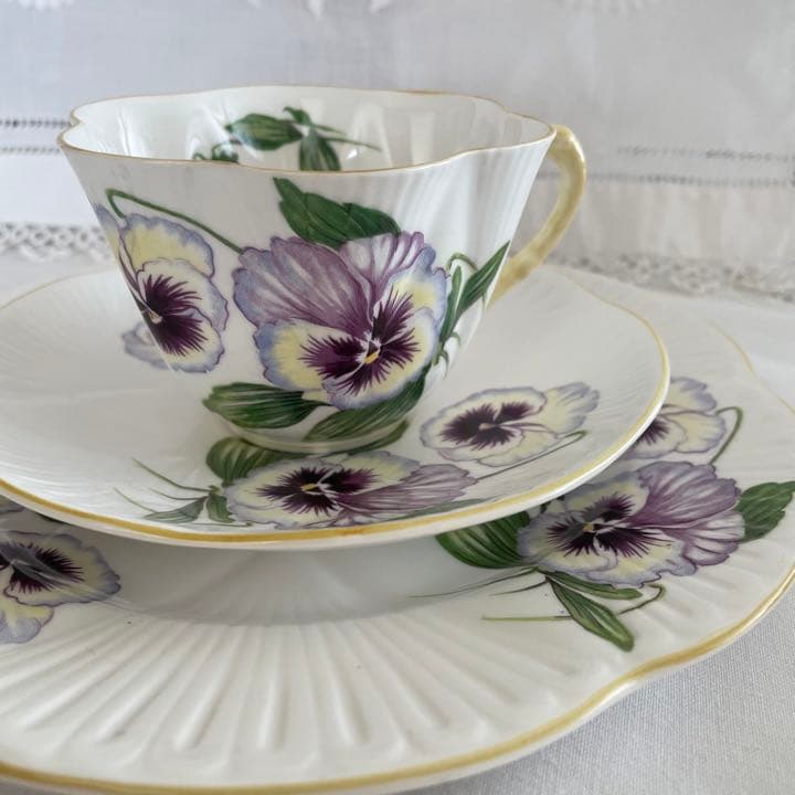 Shelley シェリー 希少 パンジー デインティシェイプのトリオ