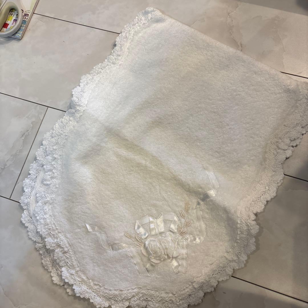 専用　ホワイトタオル　トイレ蓋カバー２点