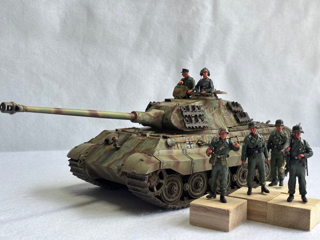 1/35 ドイツ陸軍キングタイガー重戦車プラモデル完成品