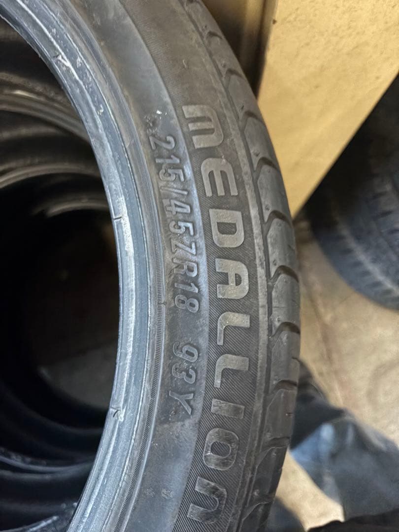 ご予約品 215/45R18 ノーマルタイヤ2本