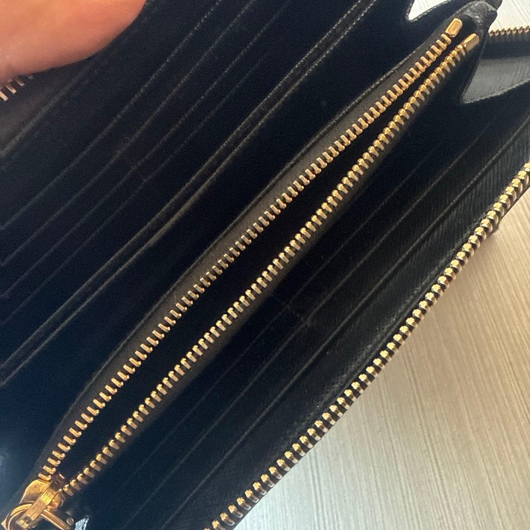PRADA ブラックレザー長財布