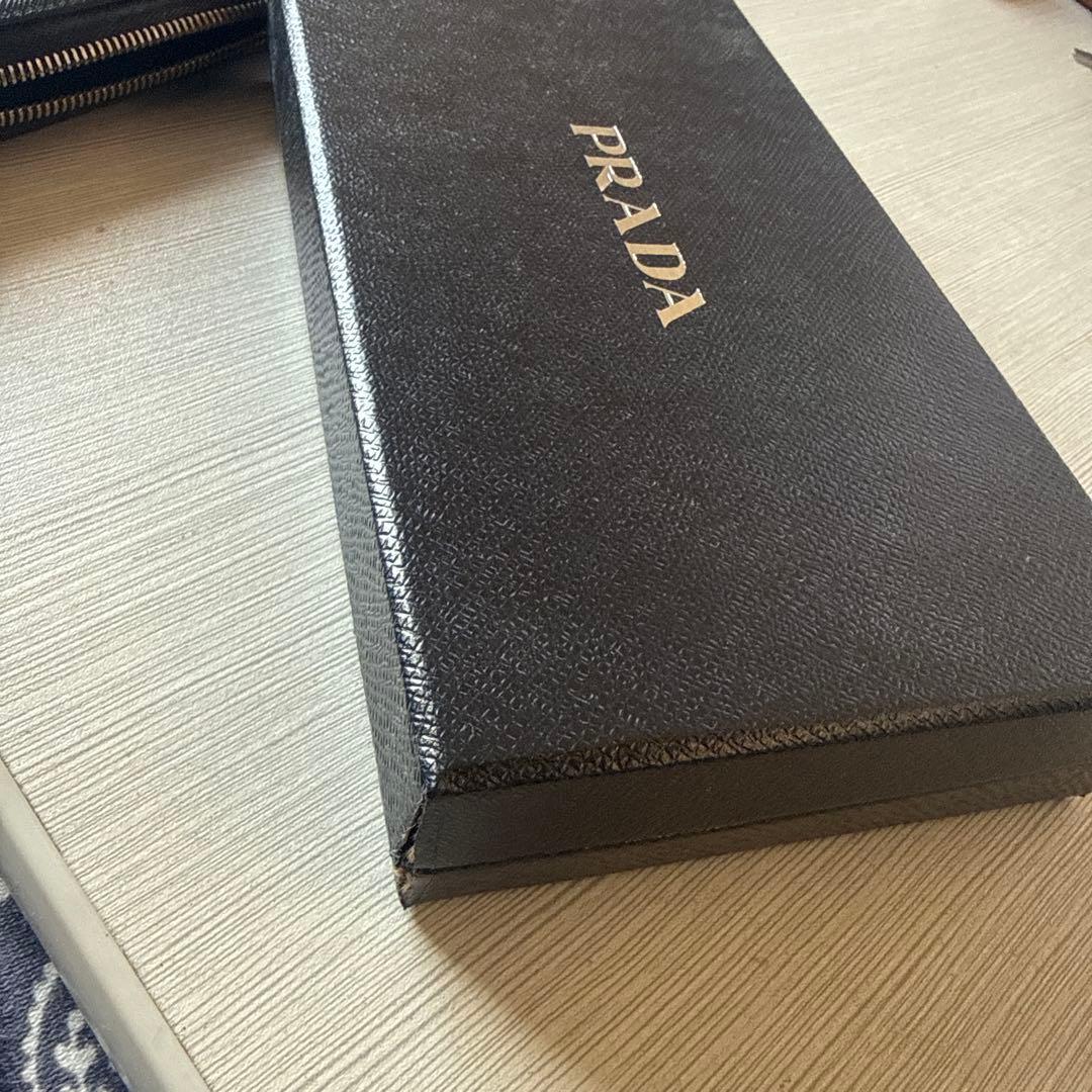 PRADA ブラックレザー長財布