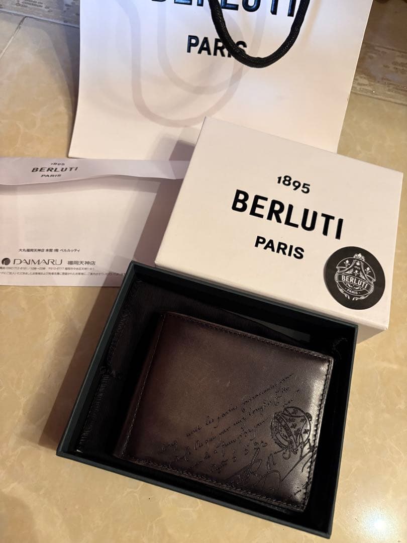 ベルルッティブ　マネークリップ　ケース付き