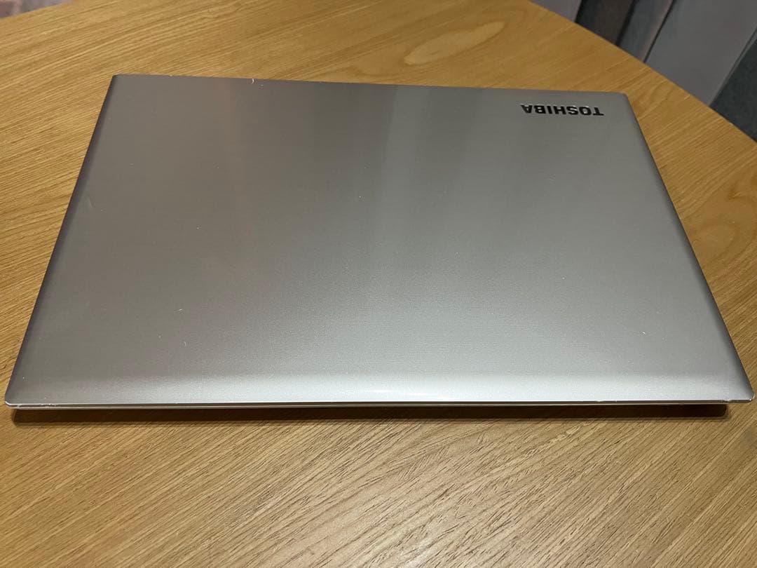 dynabook⭐︎ゴールド⭐︎Windows11⭐︎爆速SSD薄型ノートパソコン
