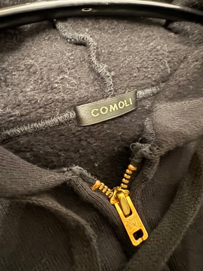 comoli コットン裏毛ジップパーカー　ブラック　サイズ3 24AW