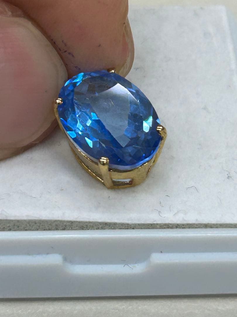 スイスブルートパーズ　ゴールドメッキ　ペンダント　トップ