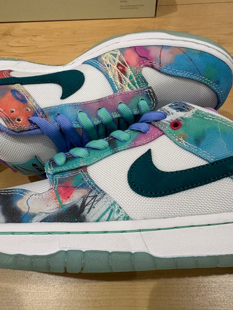 靴 Nikesb dunk low pro QS Futura