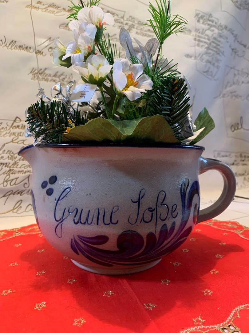 ドイツ製陶器　水差しの形ソース入グリーンを入れたり野菜、果物、お菓子色々入れて！