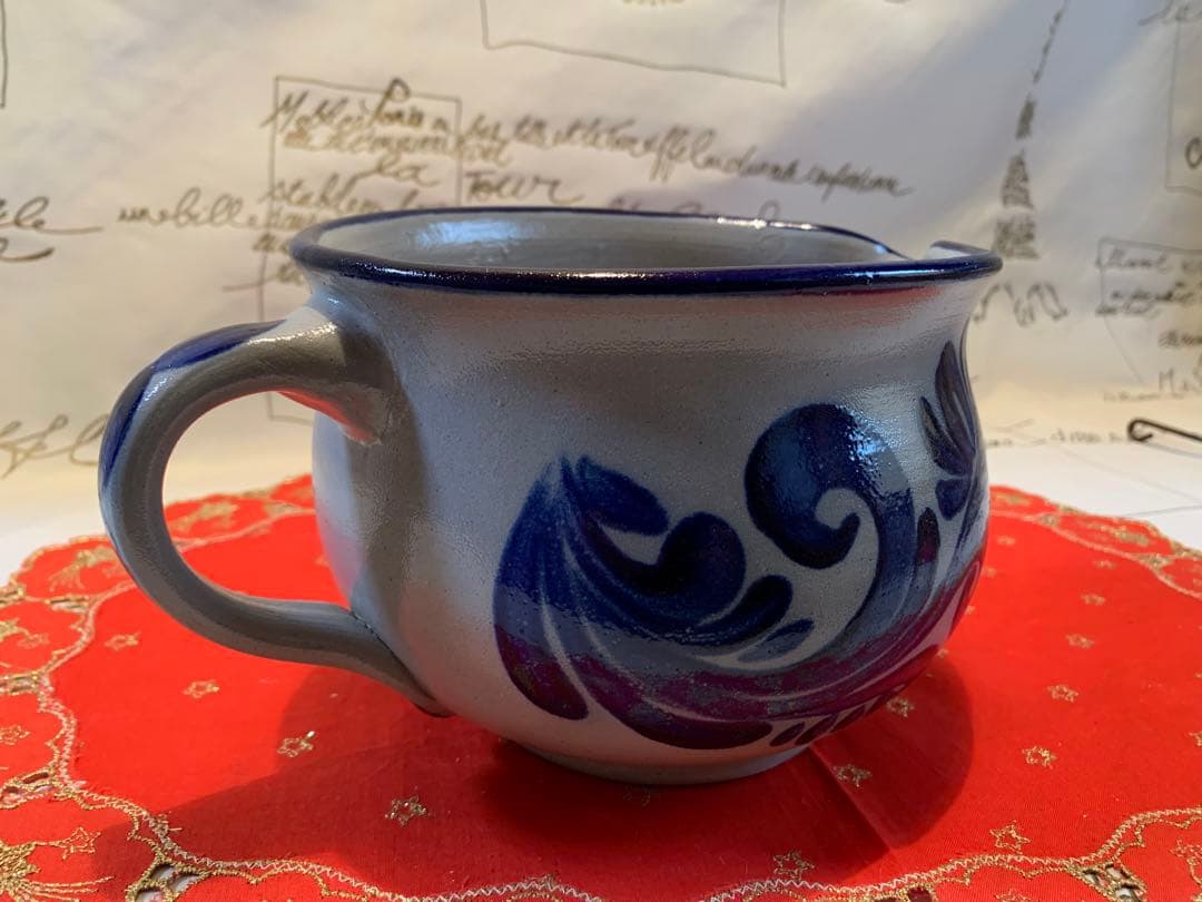 ドイツ製陶器　水差しの形ソース入グリーンを入れたり野菜、果物、お菓子色々入れて！