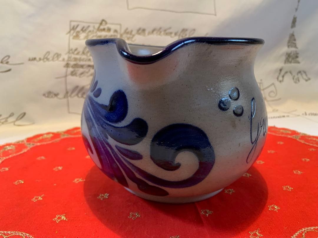 ドイツ製陶器　水差しの形ソース入グリーンを入れたり野菜、果物、お菓子色々入れて！