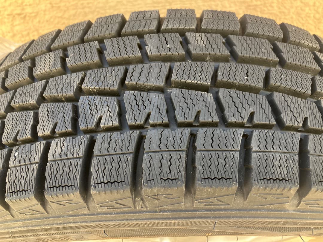 スタッドレスタイヤ ホイール4本セット　ラクティス 175/65R15