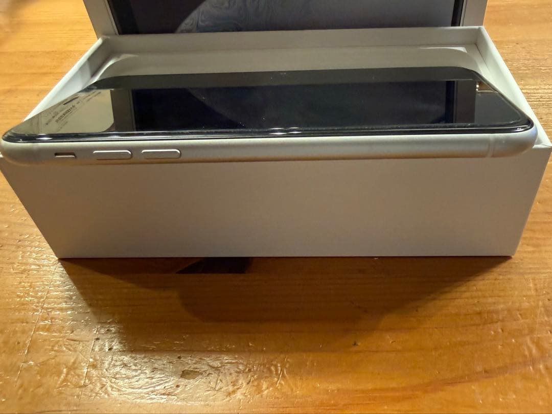 iPhone XR 64GB ホワイト SIMフリー