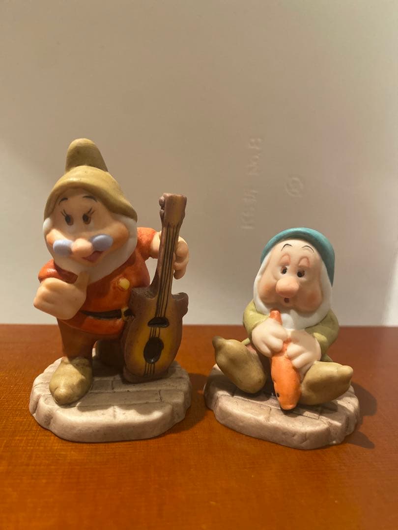 ディズニー陶器製 白雪姫と7人の小人 箱庭フィギュアセット 加藤工芸