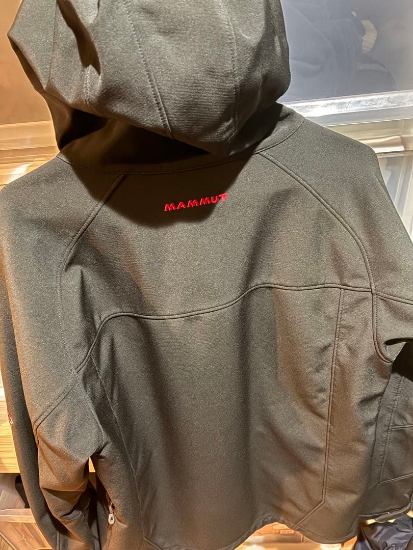 ☆山さん☆【美品】MAMMUT ソフトシェルSOFtech