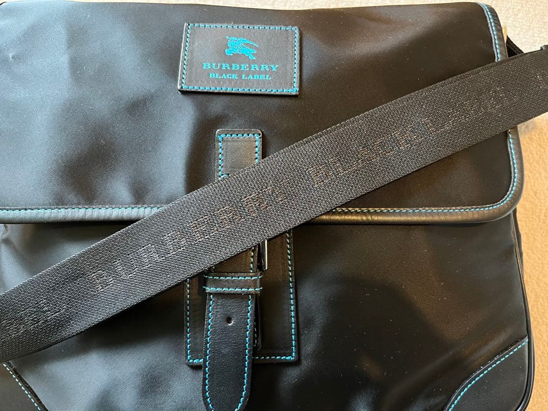 【美品】BURBERRYバーバリーブラックレーベル　黒ナイロン　ショルダーバッグ