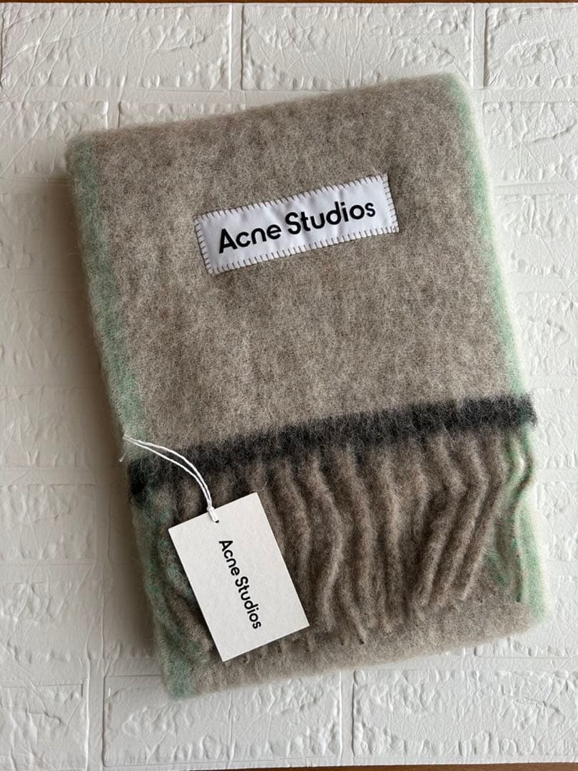 acne studios アグネ　マフラー