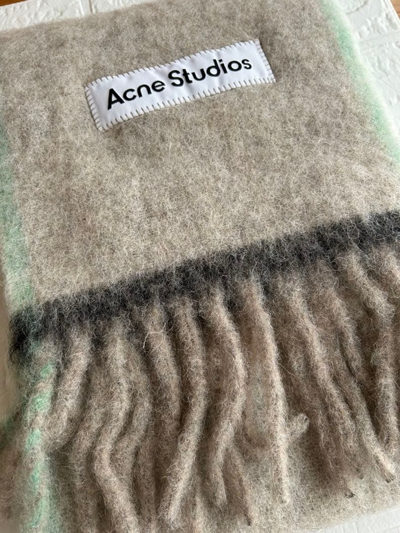 acne studios アグネ　マフラー