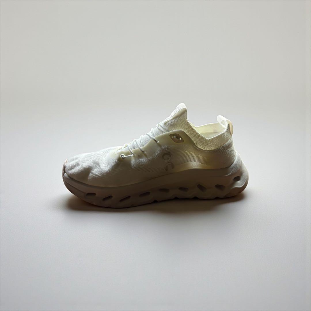 靴 LOEWE x On