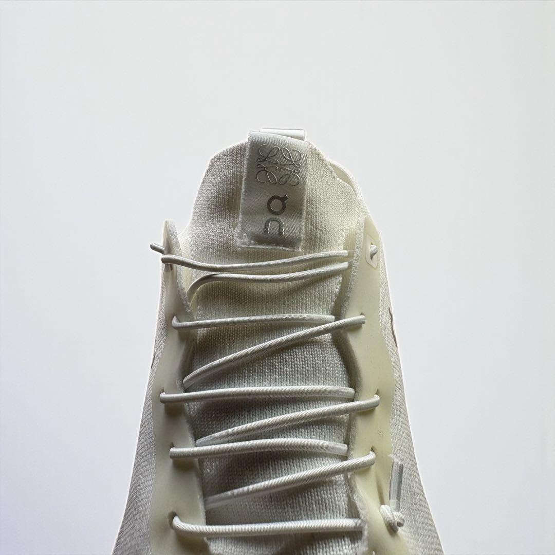 靴 LOEWE x On