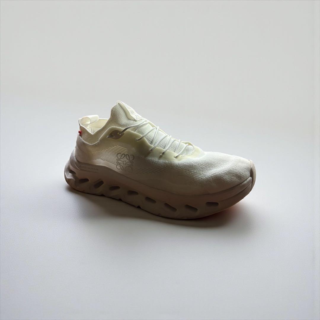 靴 LOEWE x On