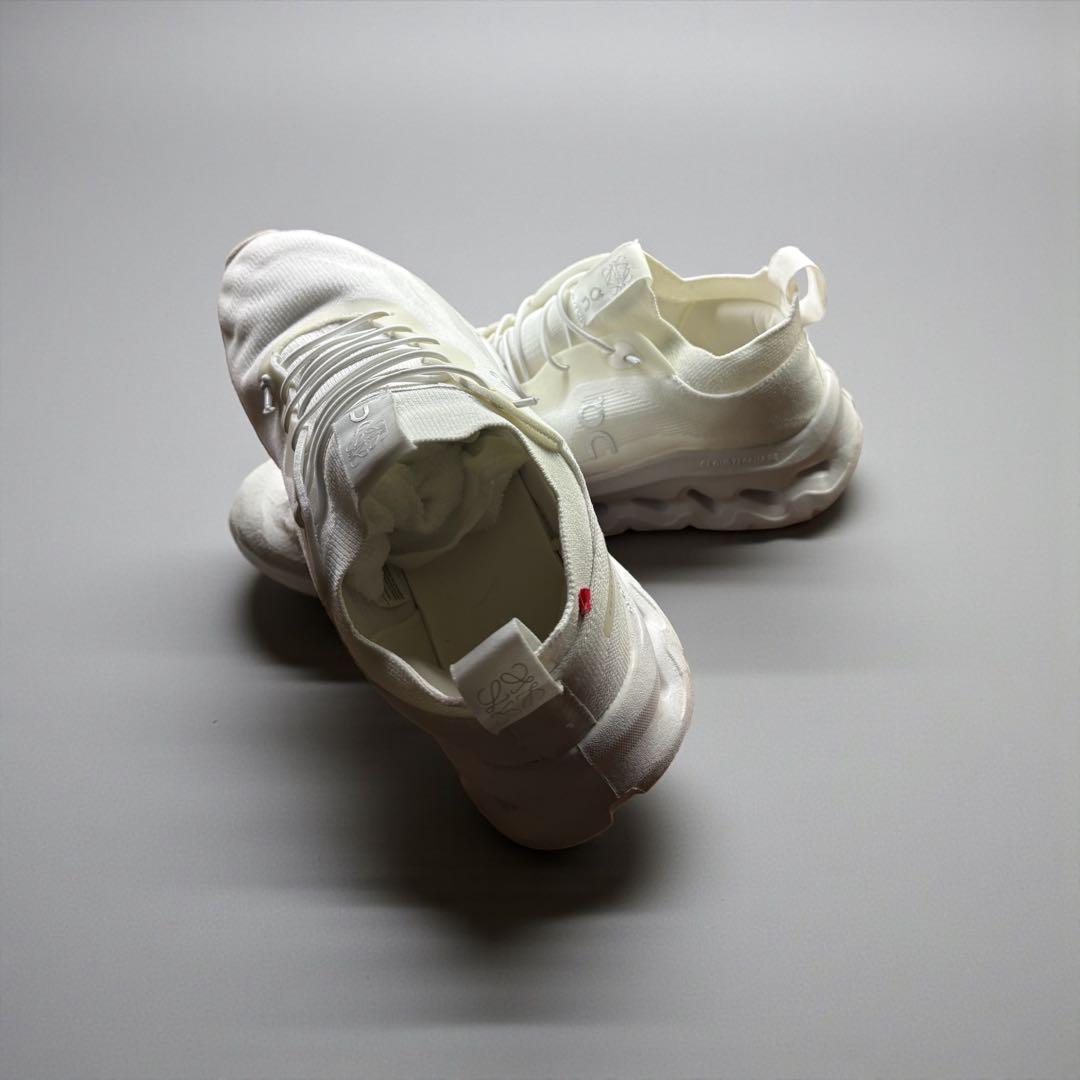 靴 LOEWE x On