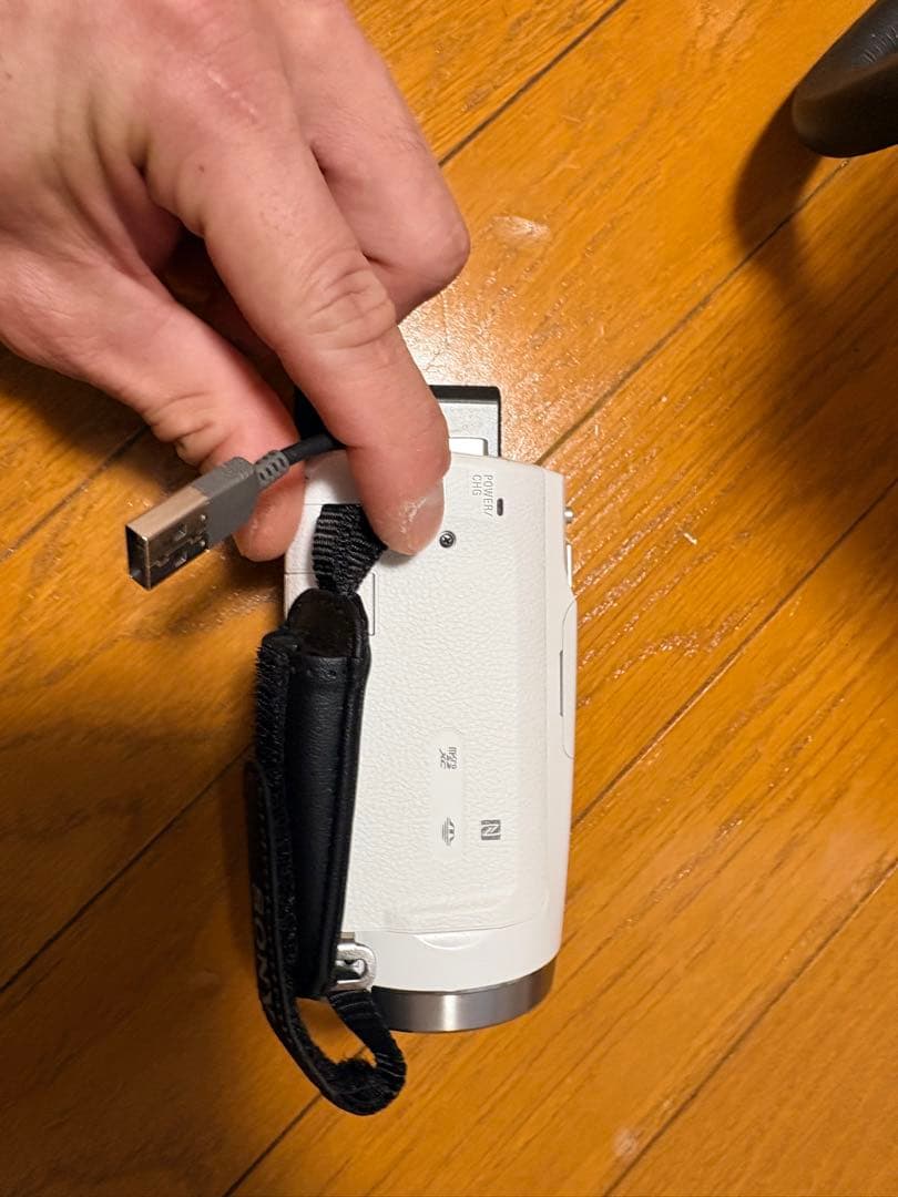 使用回数数回！SONY HDR-CX680 ホワイト ビデオカメラ