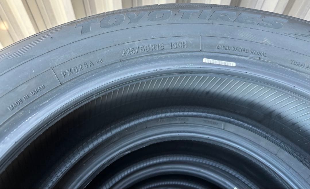 No. ② 40系アルファード 純正タイヤ 2本セット　225/60R18