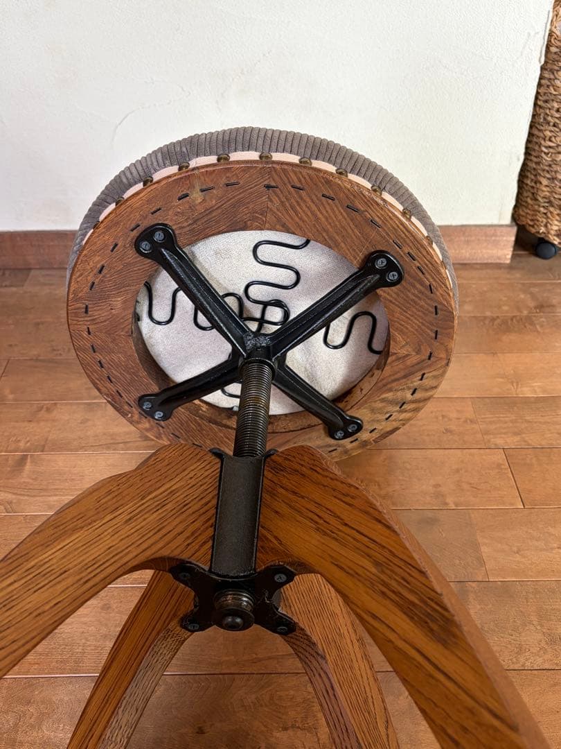 クラッシュゲート「FASOLA LOW CHAIR」