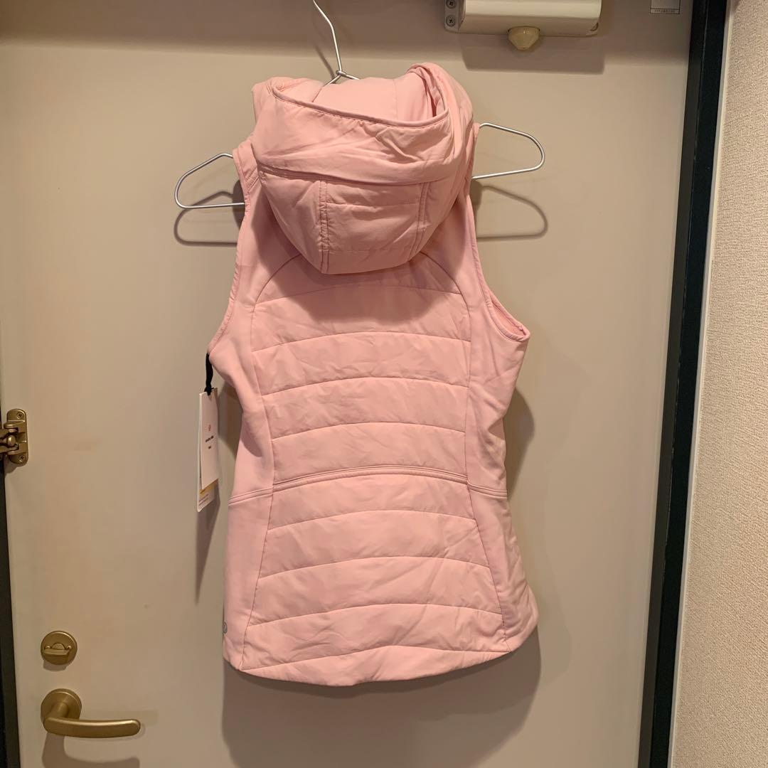 試着のみ　ルルレモン　ダウンベスト　フード　4