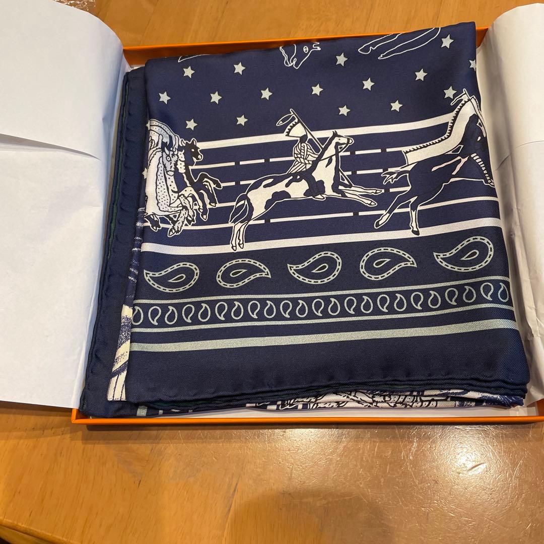 新品未使用　HERMES シルクスカーフ 90cm