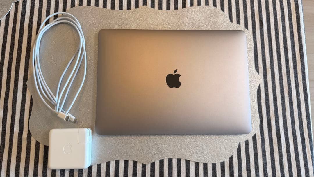 MacBook Pro 13インチ（2017）512GB 充電器付 箱無し