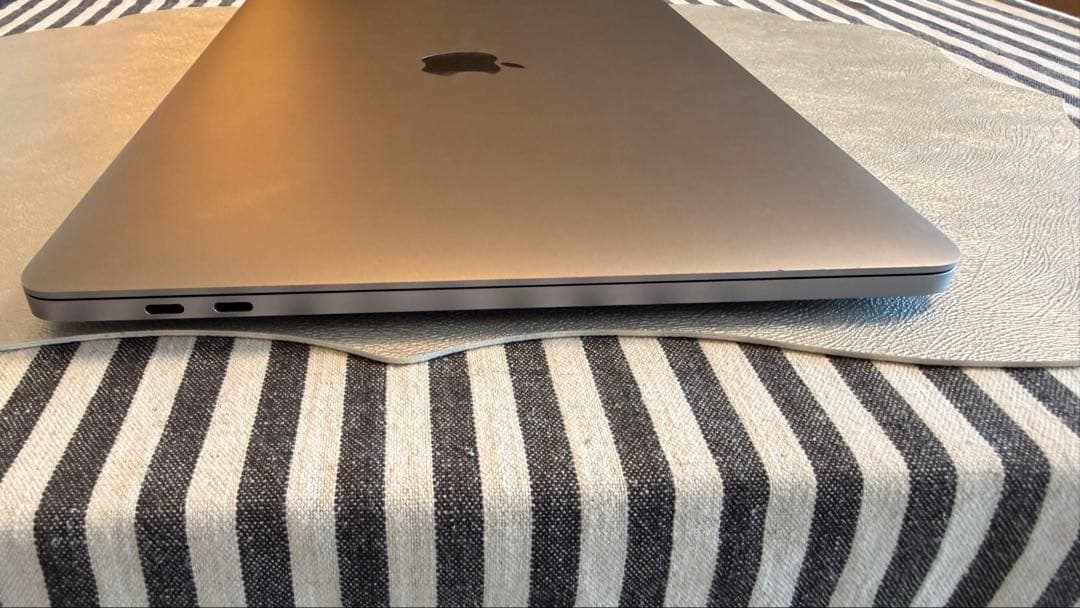 MacBook Pro 13インチ（2017）512GB 充電器付 箱無し