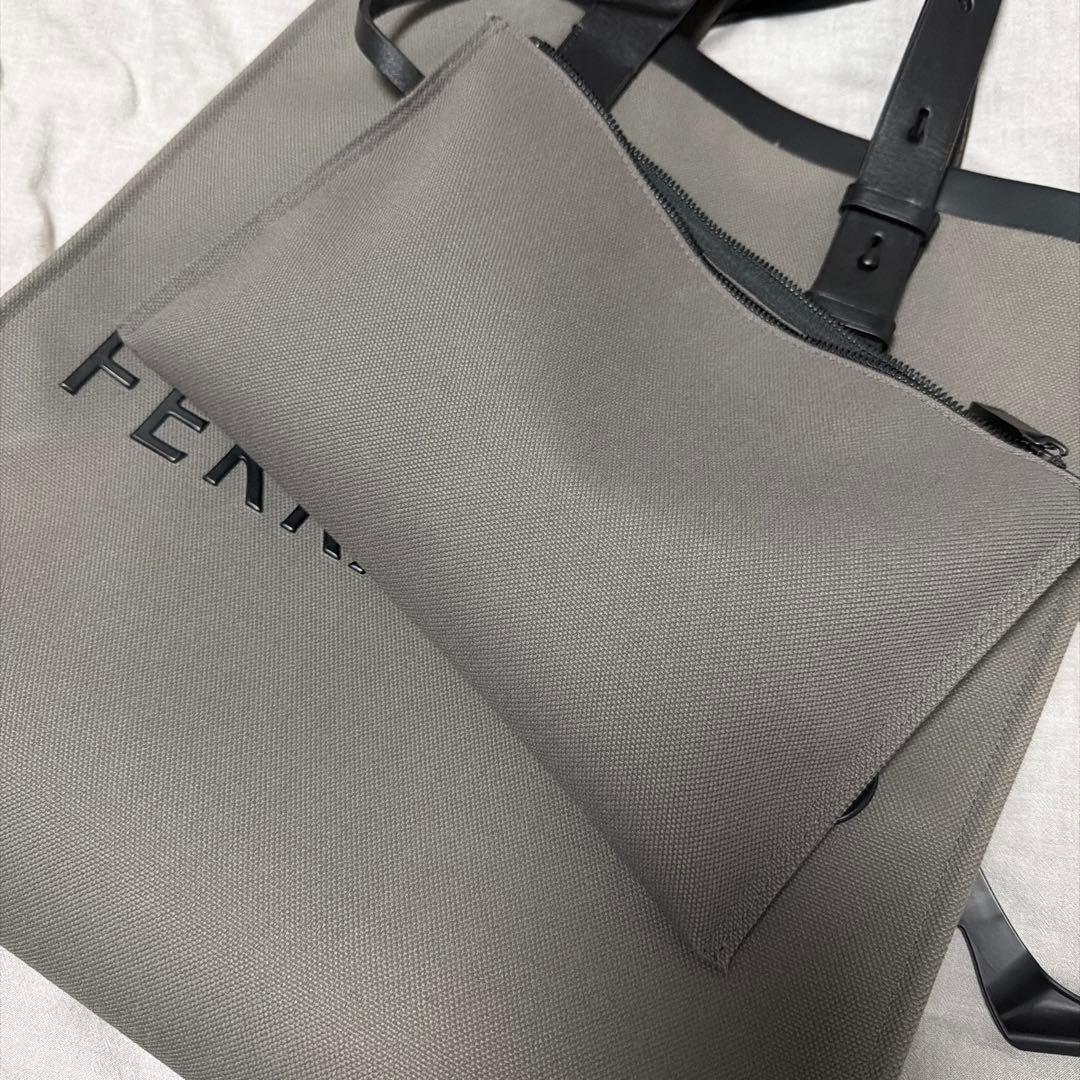 FERRAGAMO グレー トートバッグ