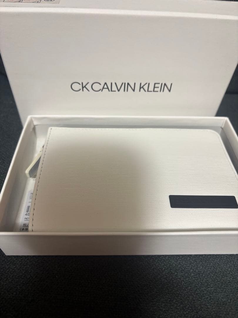 新品✳︎CK   カルバンクライン長財布