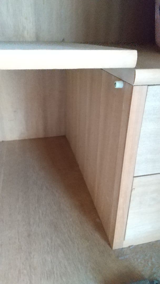 送料着払い。洋服タンス (内側 桐)