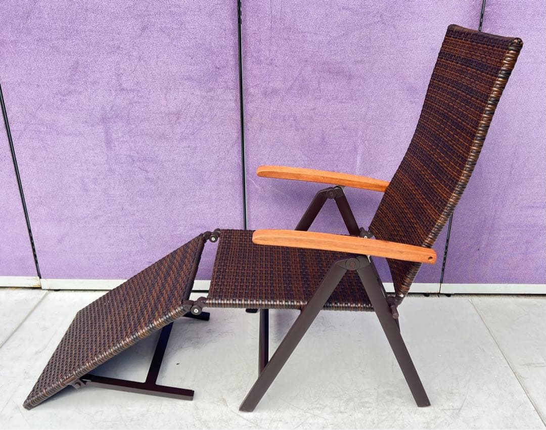 フットレスト付きのハイクラスIIデッキチェア