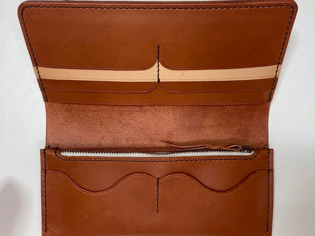 イタリアンレザー　ドット模様長財布