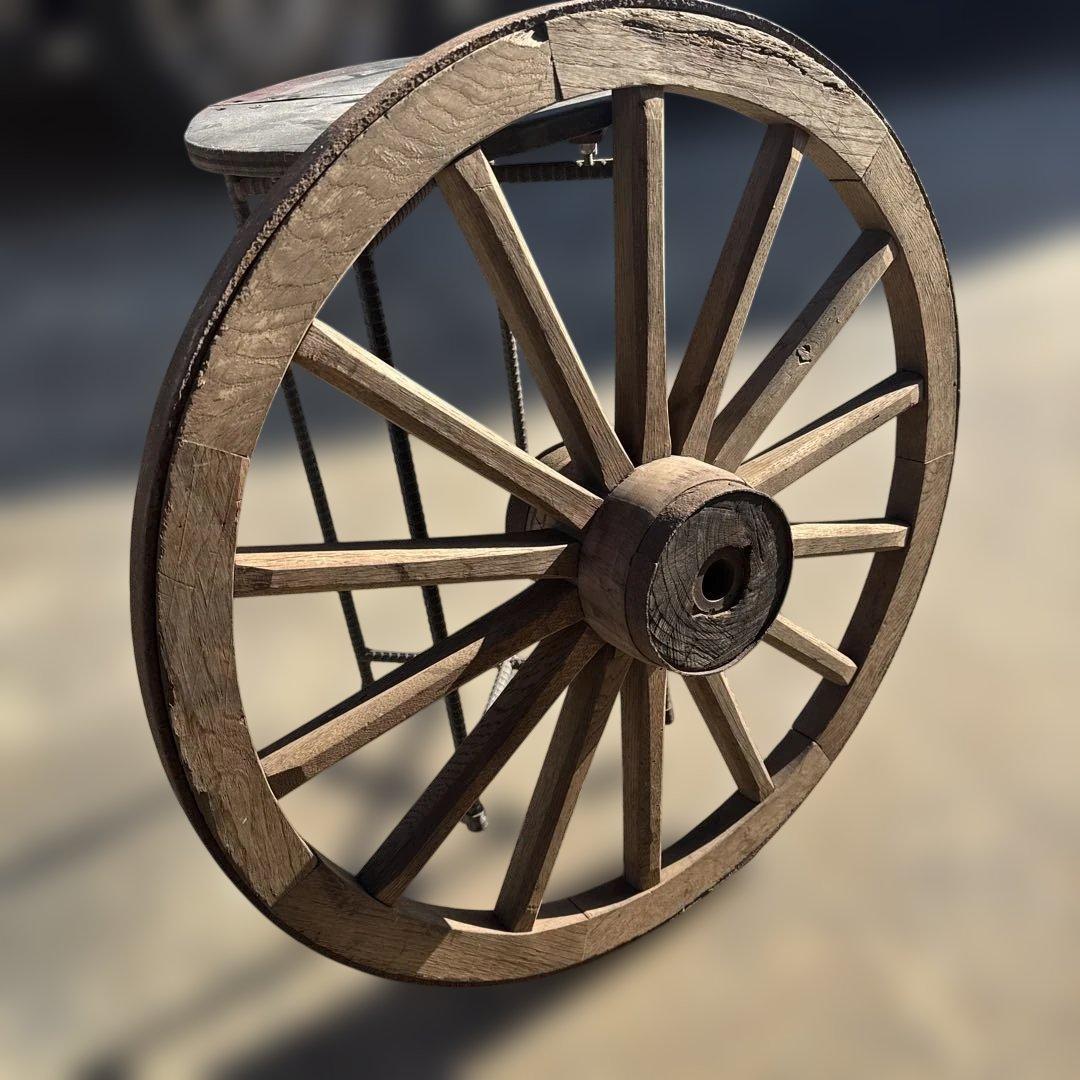 馬車　車輪　鉄と木のオブジェ　アンティーク　馬　ウエスタン　ガーデン