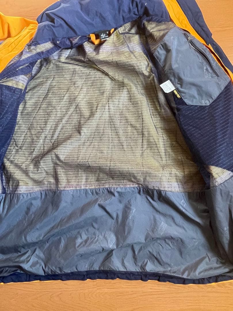 patagonia マウンテンパーカー　パタゴニア