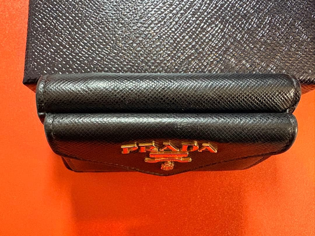 PRADA ブラックレザー 三つ折り財布　ミニウォレット