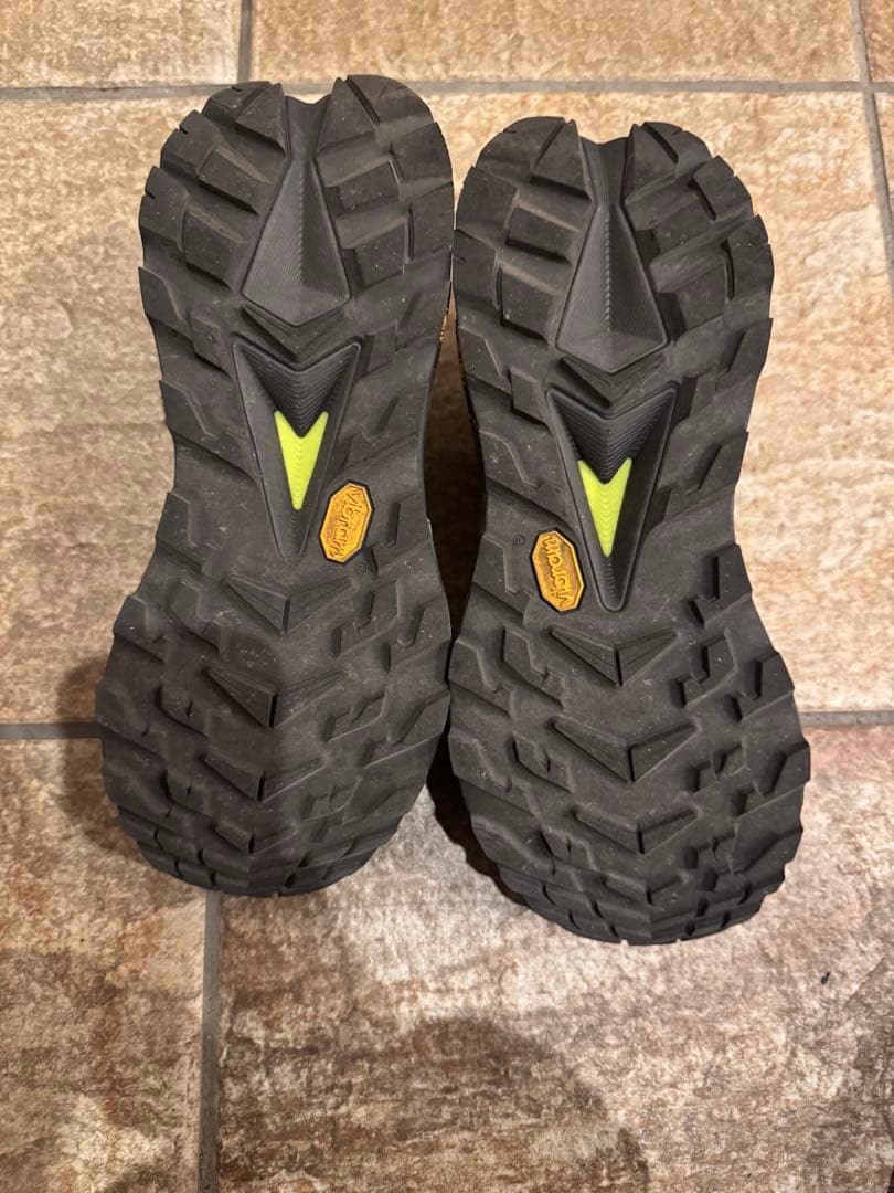 HOKA ホカ M SKYLINE-FLOAT X 25.5センチ